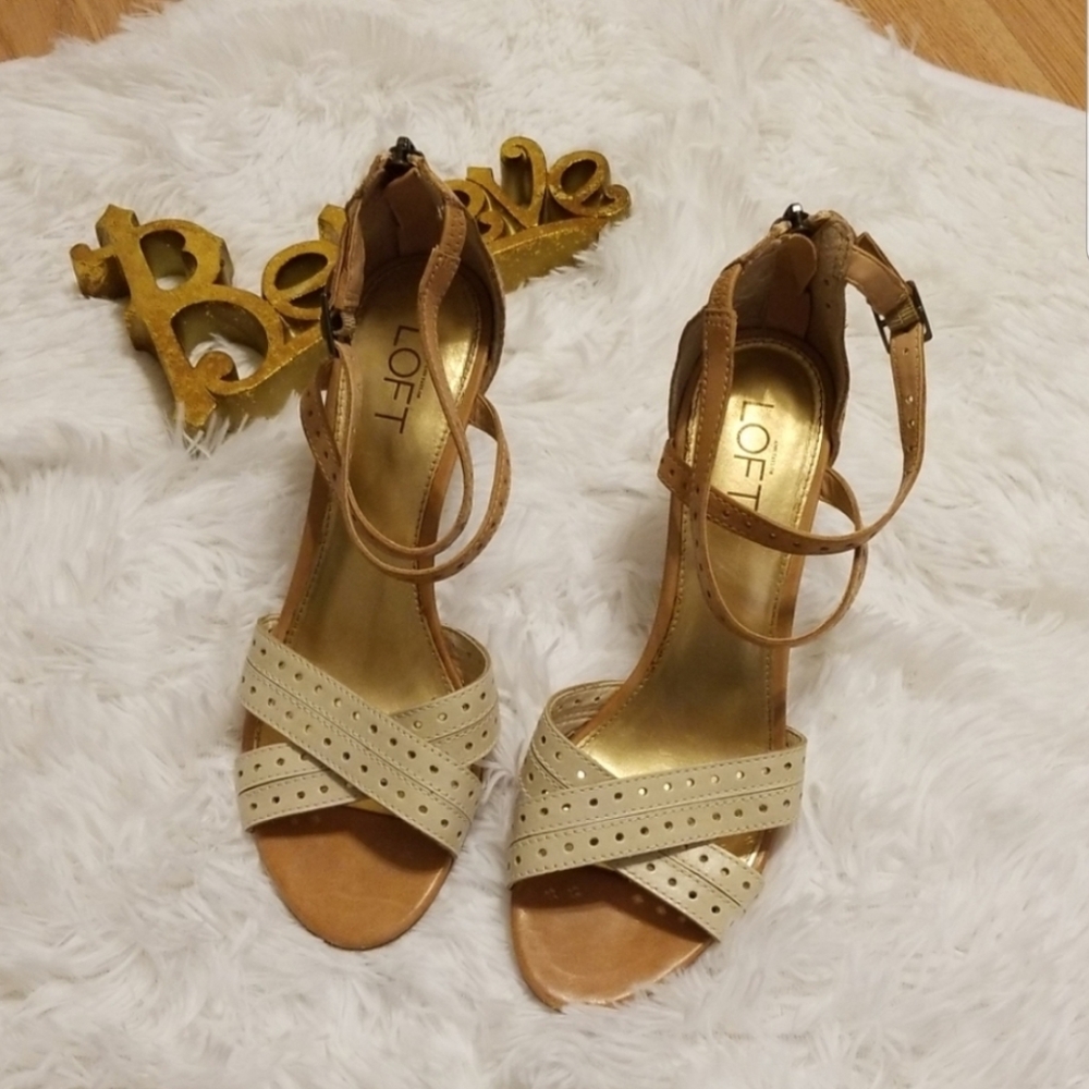 Ann Taylor LOFT Nude & Cream Heels Sz 7